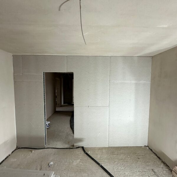 08765871 F365 4D81 BDC3 55754CCE47BC 600x600