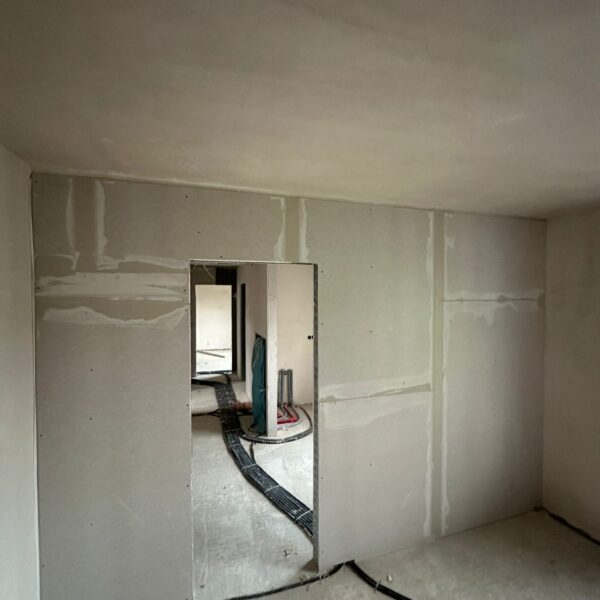 78B58B44 D49C 4497 8759 C7EB1B4DC1DB 600x600