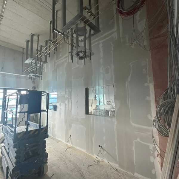 8601815F 1863 4FD1 8BE2 F96824EEF858 600x600