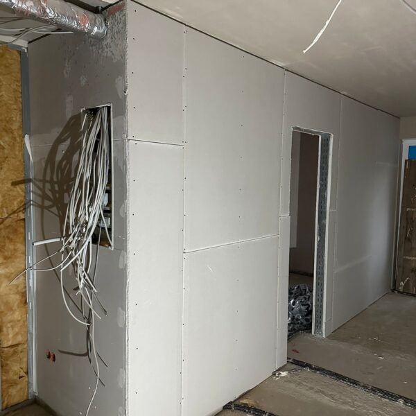 8963487F B92D 4973 8904 C1770D6238A4 600x600