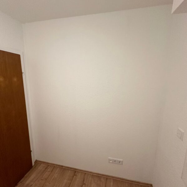 F572C8DD E079 4DA3 BA68 DAF54C57F157 600x600